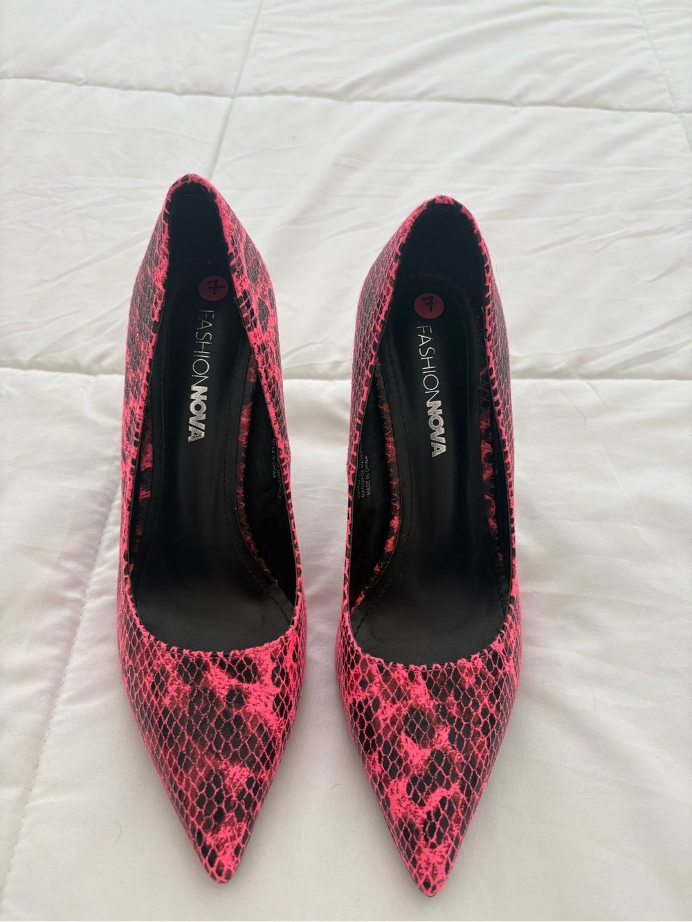 Fashion Nova Hot Pink Snake-Print Pointed Pumps